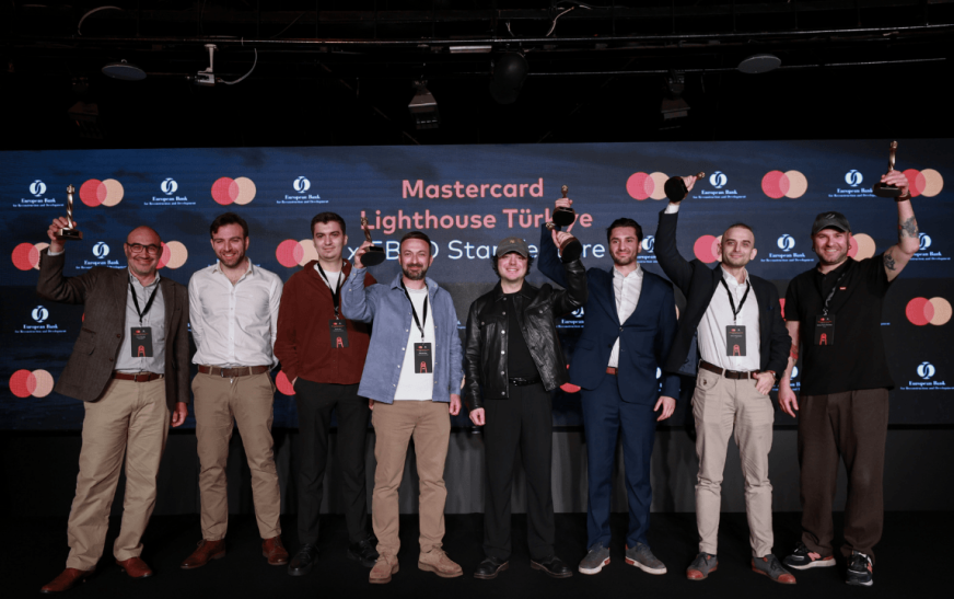 Mastercard Lighthouse Türkiye 2. Dönemini Tamamladı: Yapay Zeka Odaklı 6 Girişim Mezun Oldu