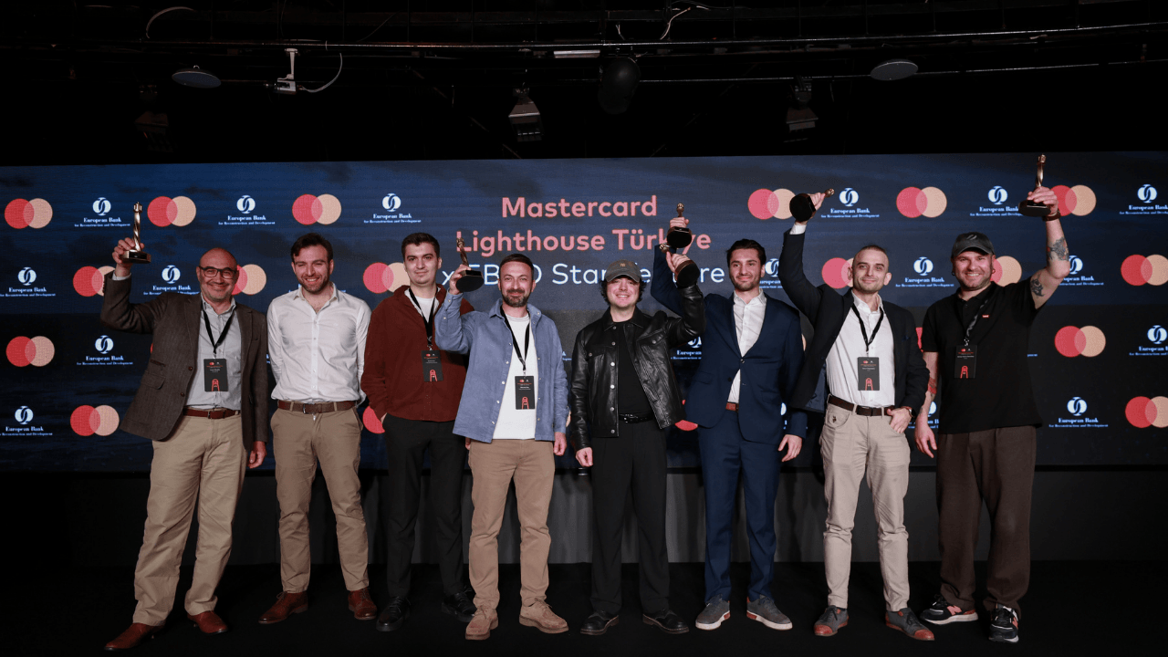 Mastercard Lighthouse Türkiye 2. Dönemini Tamamladı: Yapay Zeka Odaklı 6 Girişim Mezun Oldu