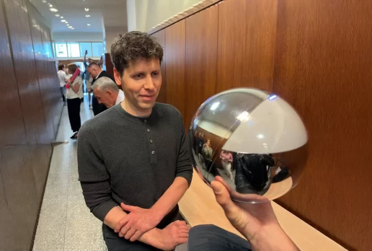 Sam Altman’ın World’ü, Bankalar İçin Yapay Zekâ Destekli Kimlik Doğrulama Çözümü Geliştirdi